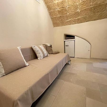La Piccola Sanremo - Room & Coffee - Monopoli Bagian luar foto